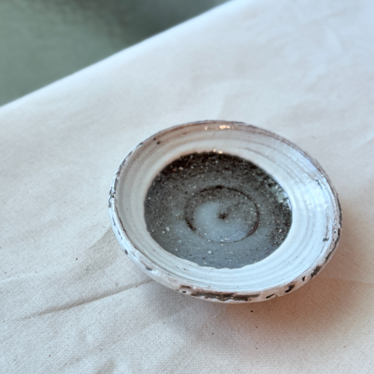 信樂燒 小茶盤 粉引刷毛目 信樂燒 小茶盤 粉引刷毛目