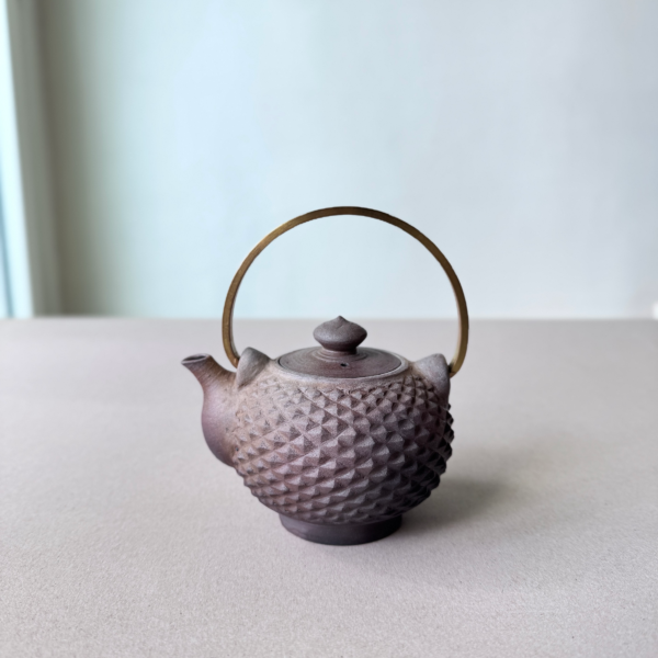 IMG_1581 花水工房_銅提把茶壺_炭化燒成