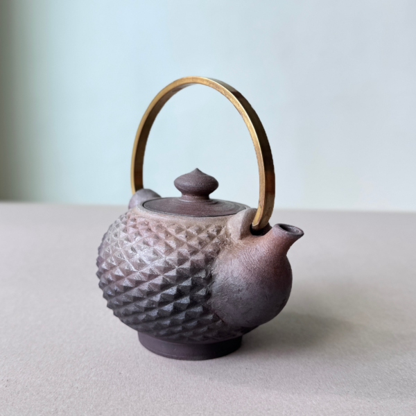 IMG_1586 花水工房_銅提把茶壺_炭化燒成