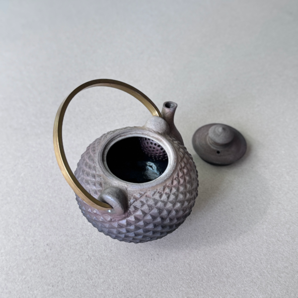 IMG_1594 花水工房_銅提把茶壺_炭化燒成